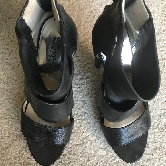 DONATED! 4Michael Kors shoes for the price of 1 - Picture 3 of 8